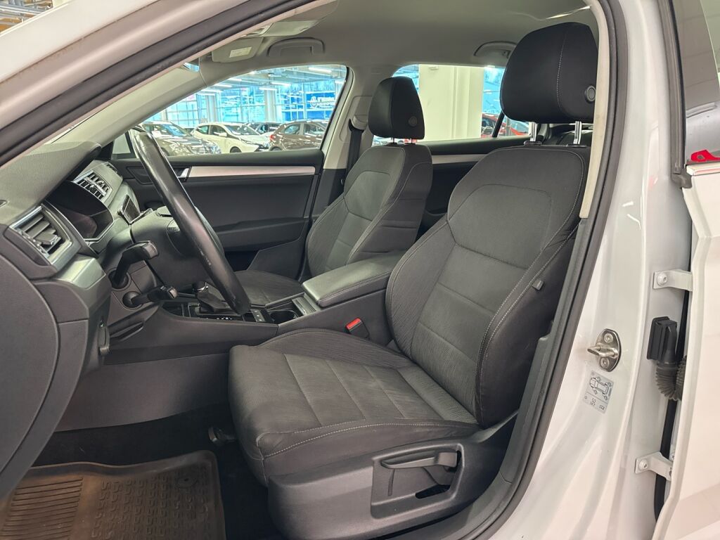 Skoda Superb 2019 Valkoinen