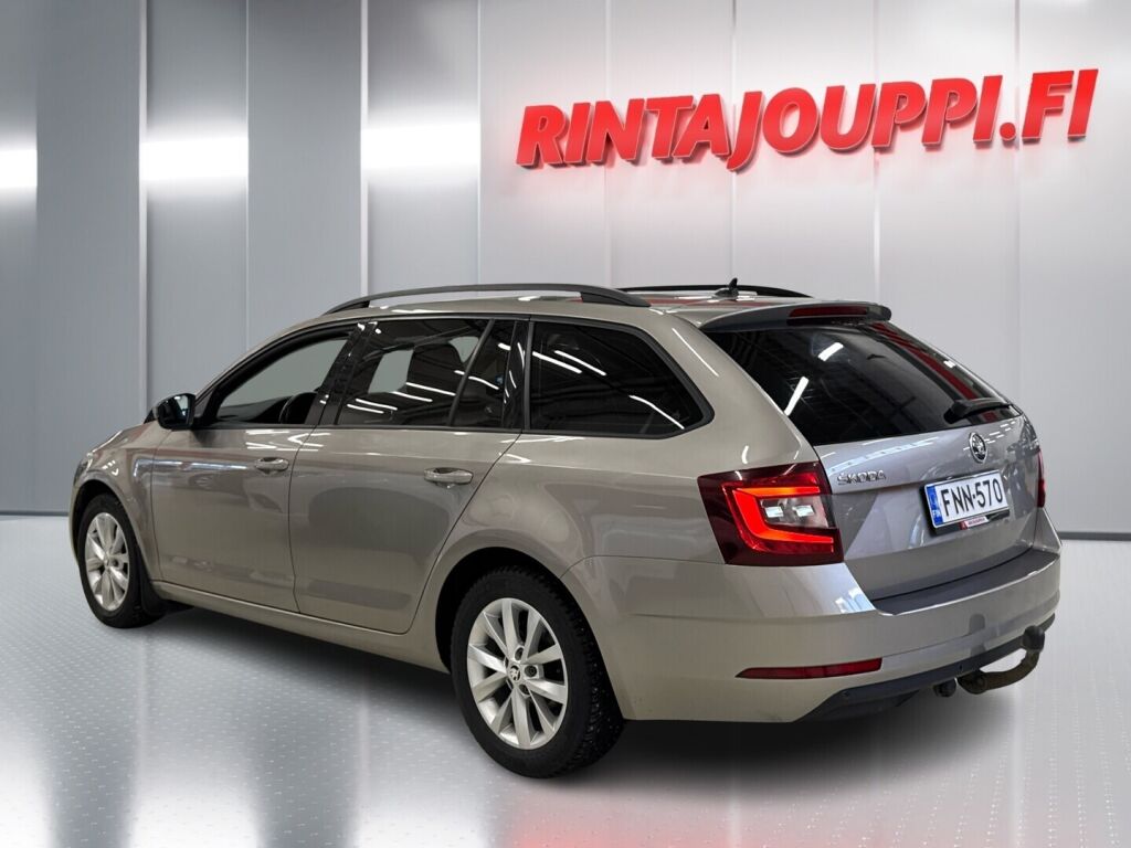 Skoda Octavia 2019 Ruskea (beige)