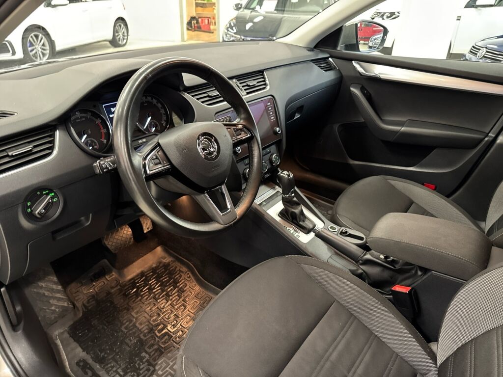 Skoda Octavia 2019 Ruskea (beige)
