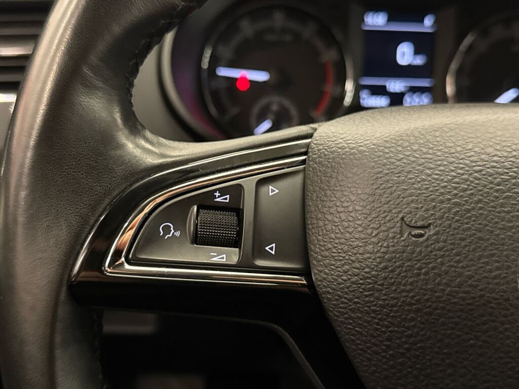 Skoda Octavia 2019 Ruskea (beige)