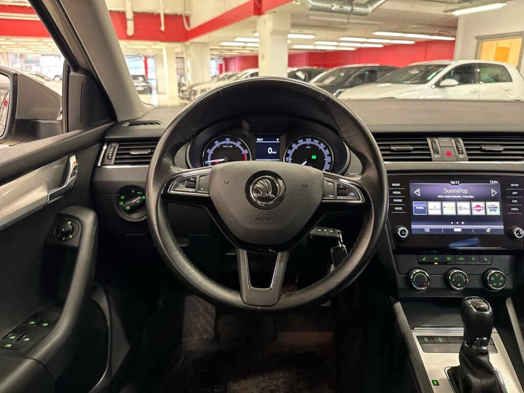 Skoda Octavia 2019 Ruskea (beige)