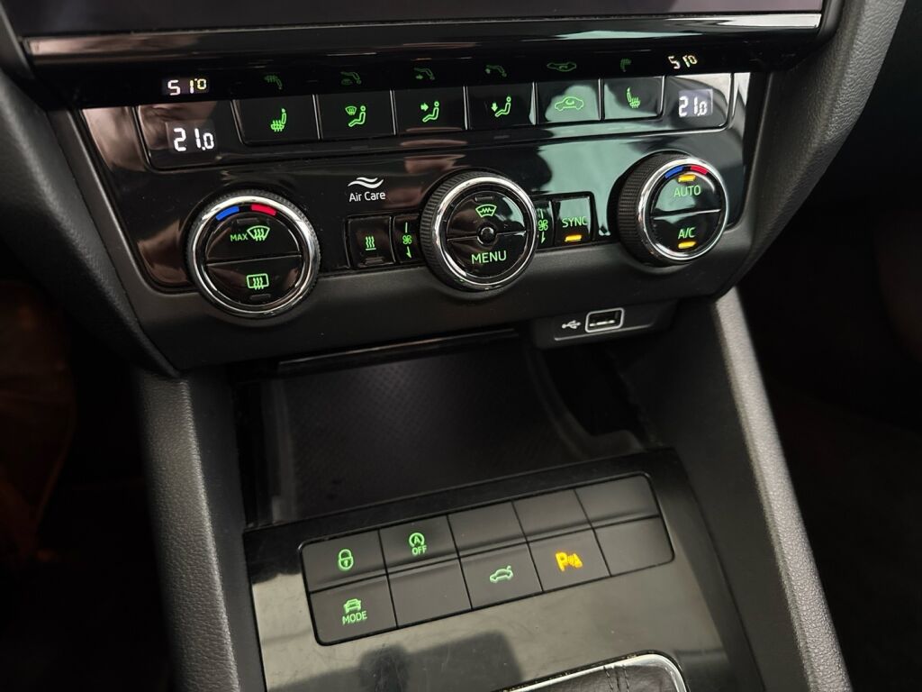 Skoda Octavia 2019 Valkoinen