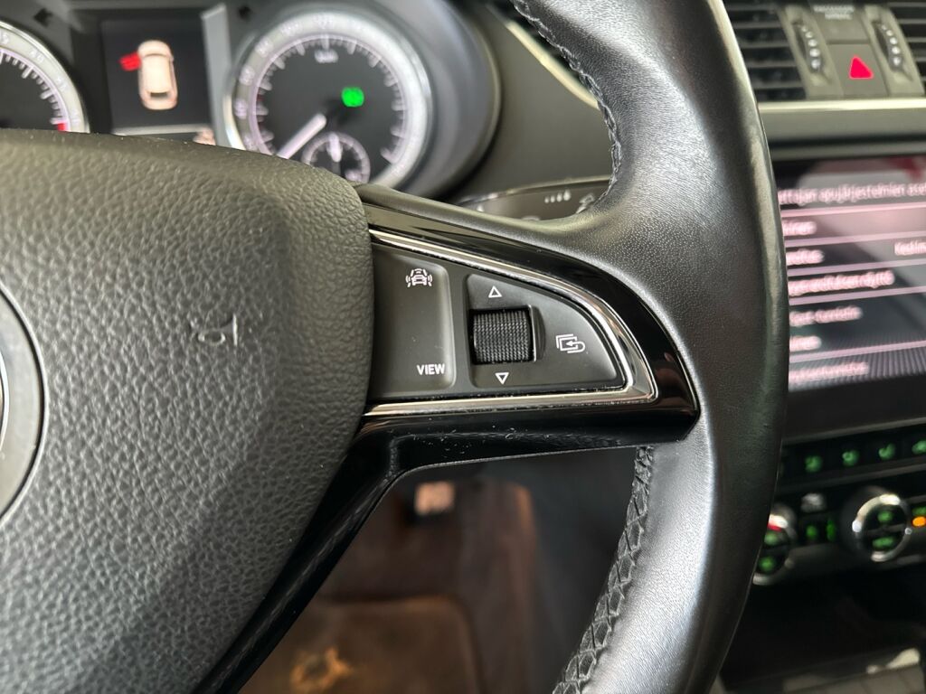 Skoda Octavia 2019 Valkoinen