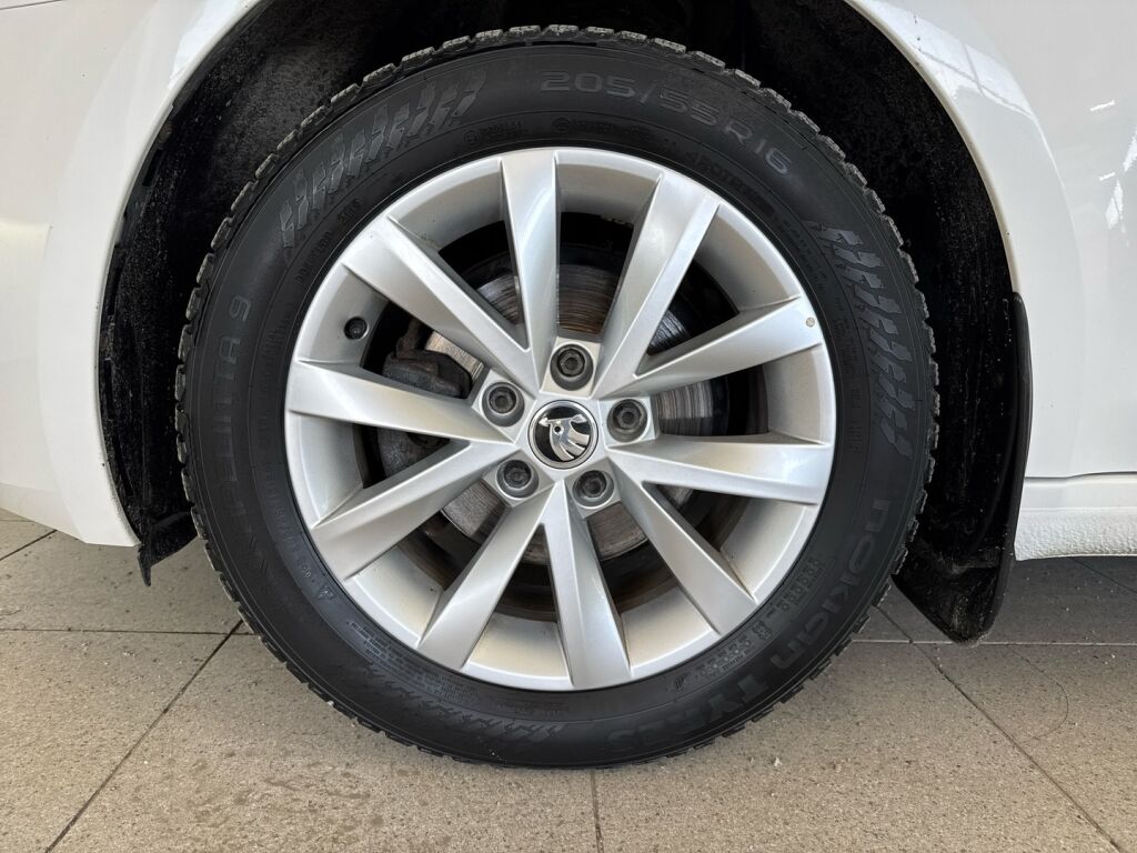 Skoda Octavia 2019 Valkoinen