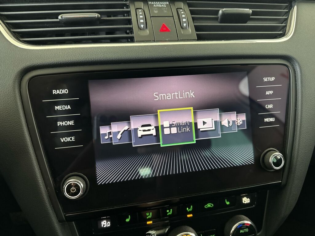 Skoda Octavia 2019 Valkoinen