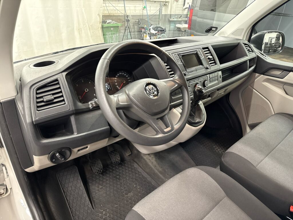 Volkswagen Transporter 2019 Valkoinen