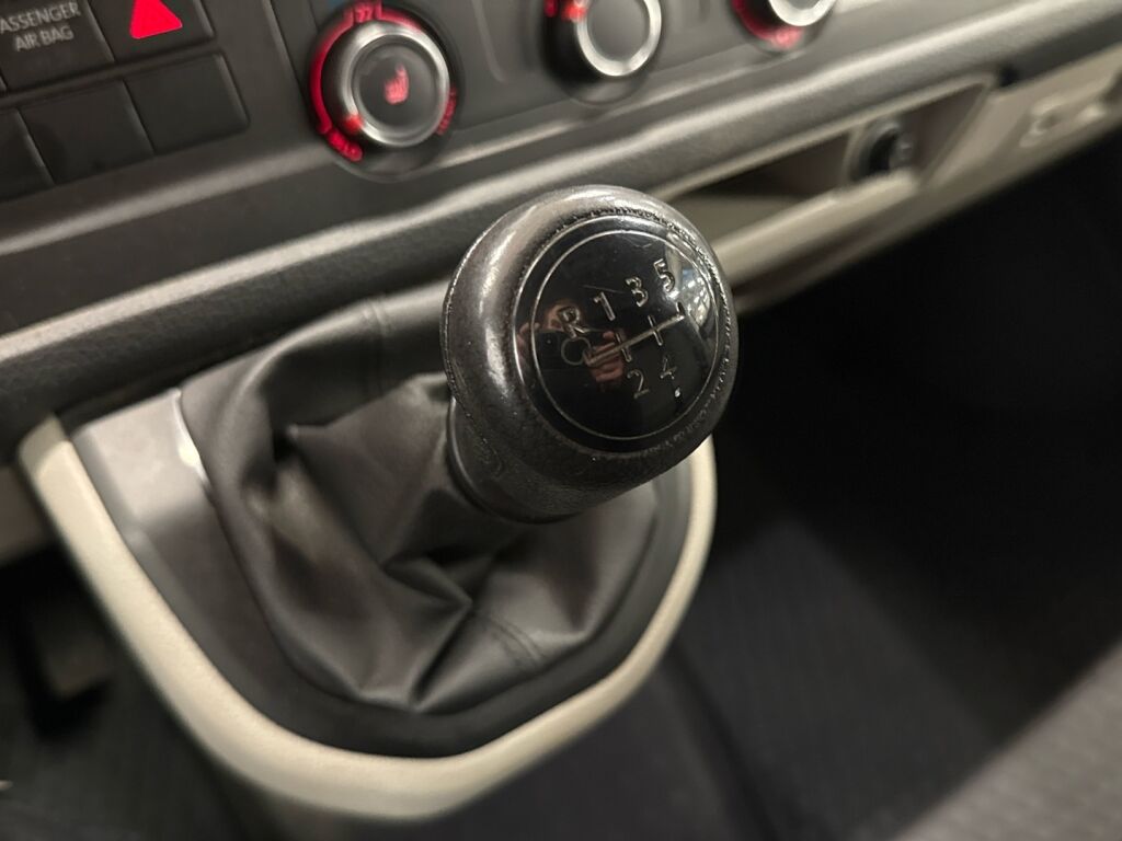 Volkswagen Transporter 2019 Valkoinen