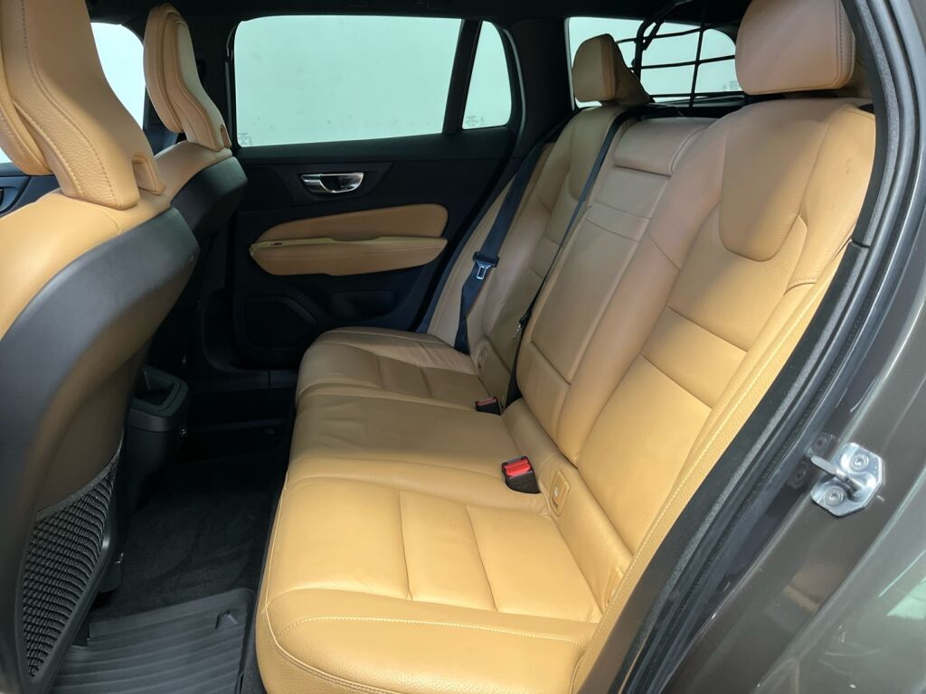 Volvo V60 2018 Harmaa