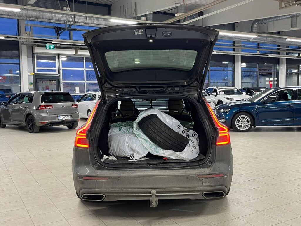 Volvo V60 2018 Harmaa