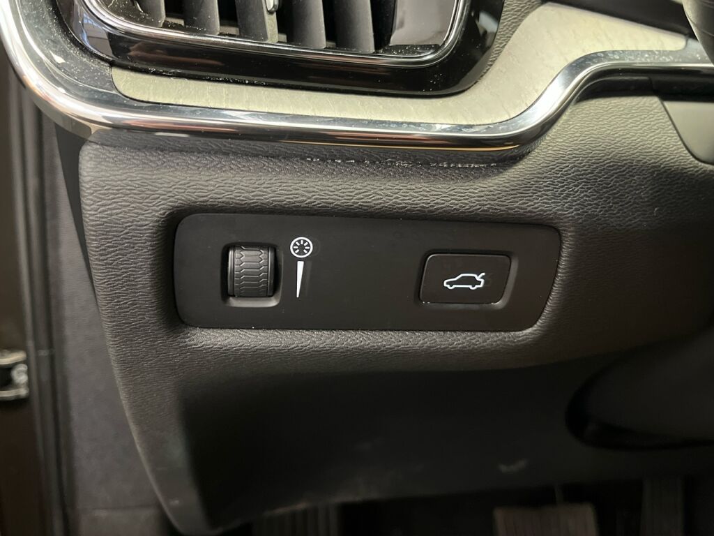 Volvo V60 2018 Harmaa