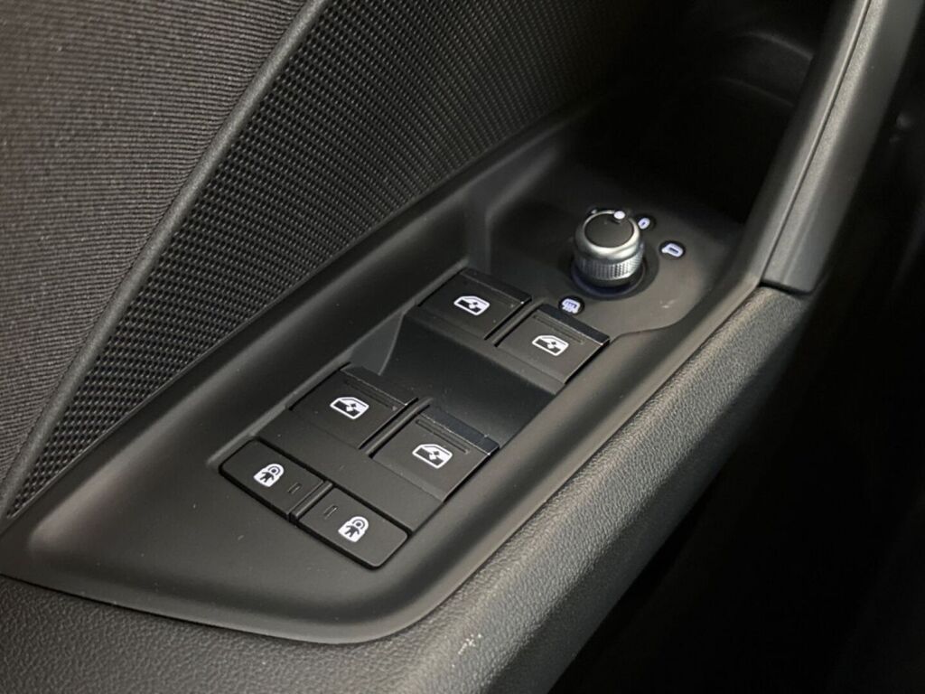 Audi A3 2022 Valkoinen