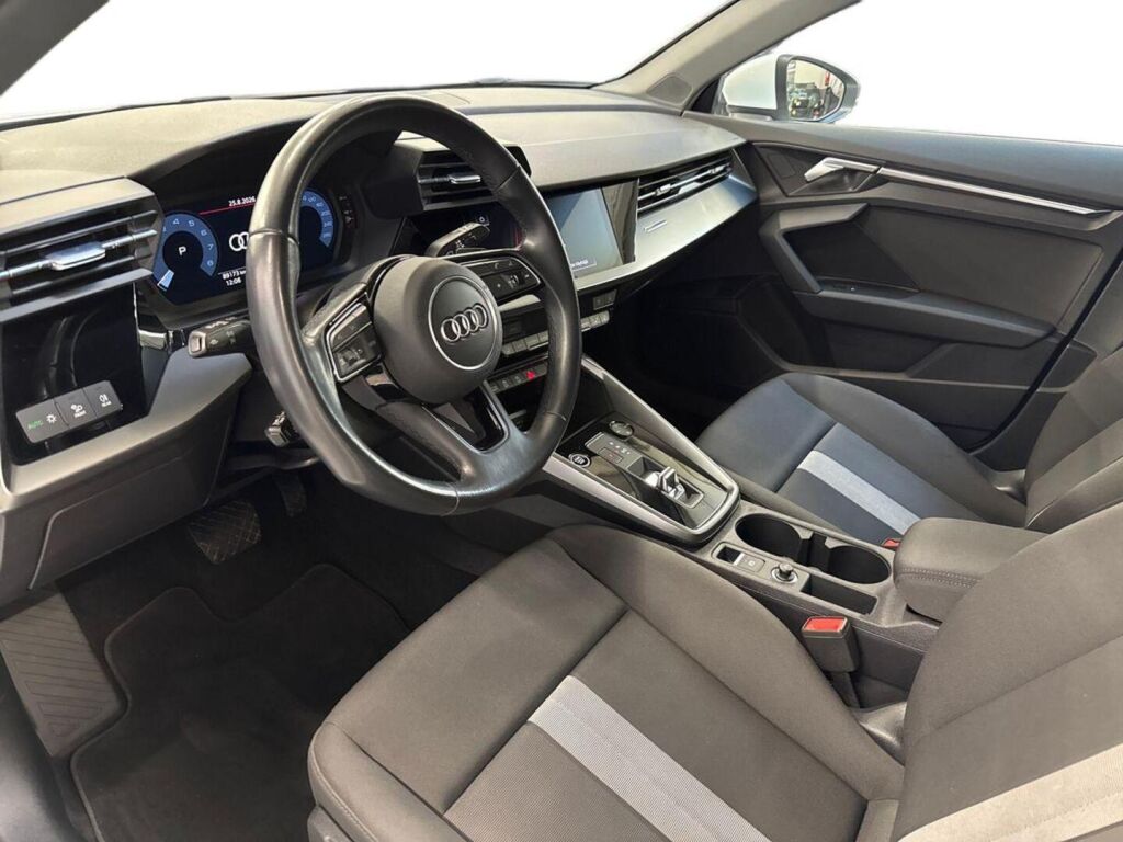 Audi A3 2022 Valkoinen