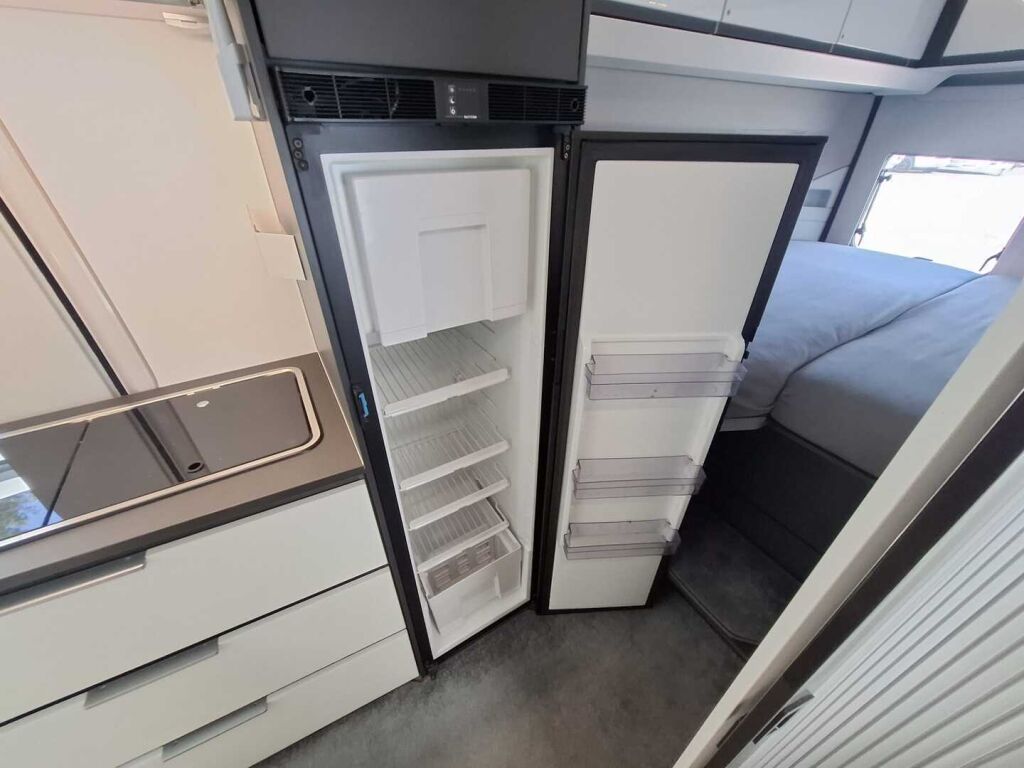 Adria Twin Supreme 640 SLB 2019 Harmaa