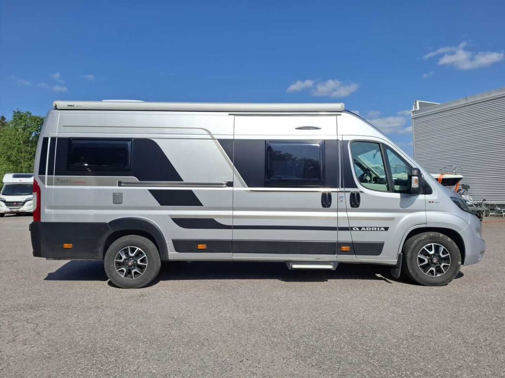 Adria Twin Supreme 640 SLB 2019 Harmaa