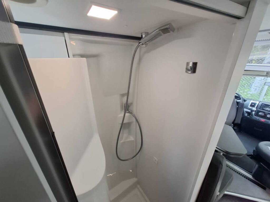 Adria Twin Supreme 640 SLB 2019 Harmaa