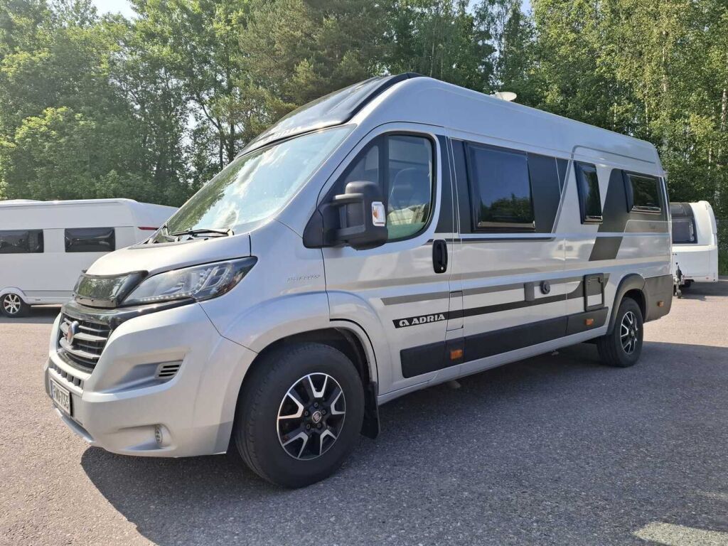 Adria Twin Supreme 640 SLB 2019 Harmaa