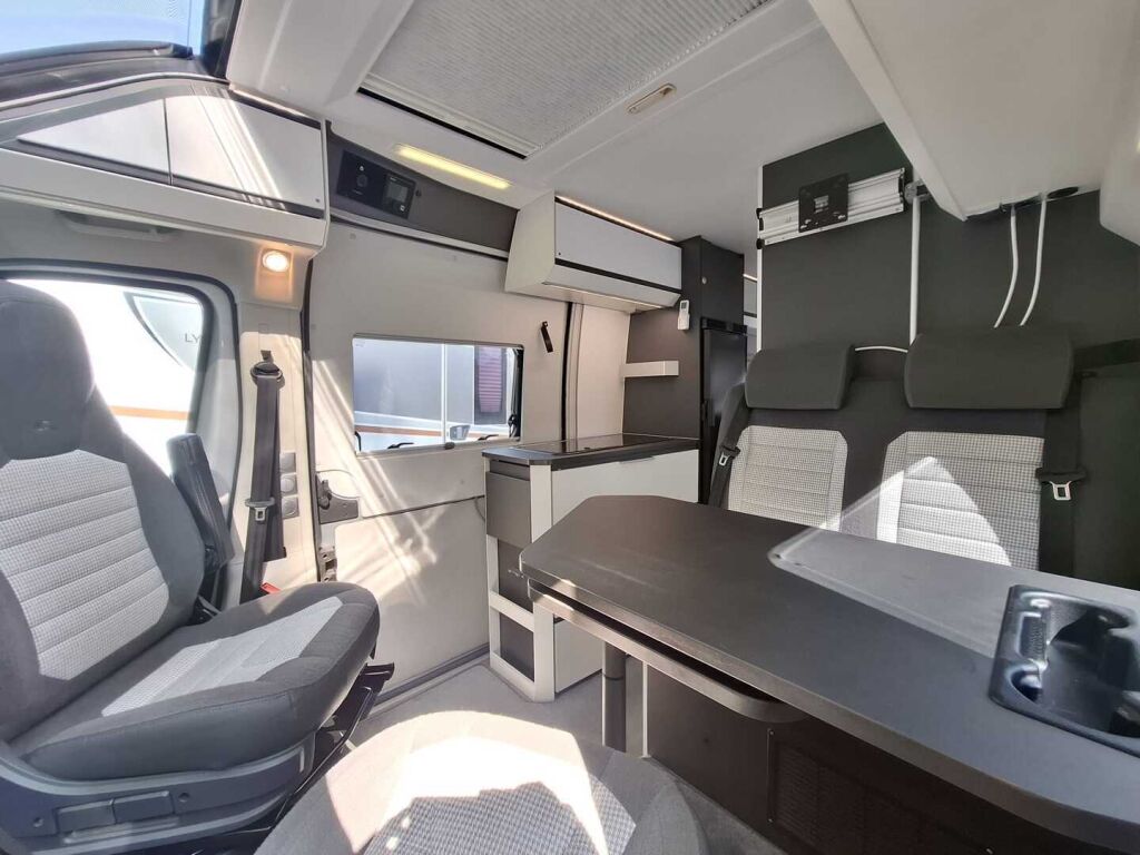 Adria Twin Supreme 640 SLB 2019 Harmaa