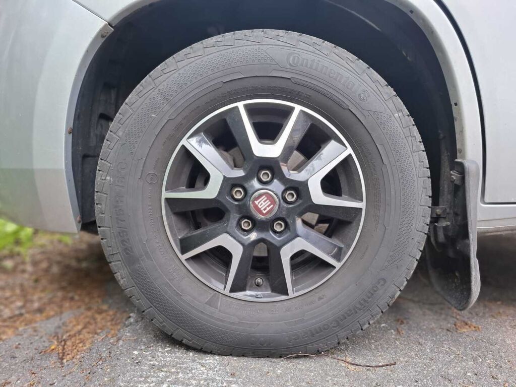 Adria Twin Supreme 640 SLB 2019 Harmaa