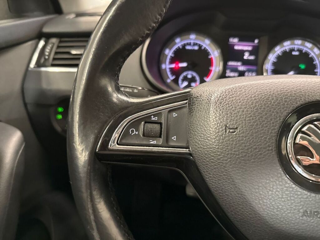 Skoda Octavia 2018 Sininen