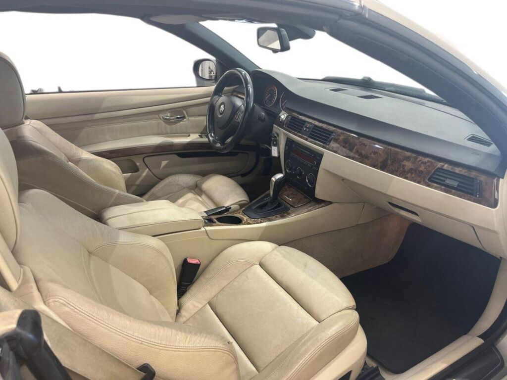 BMW 325 2007 Ruskea (beige)