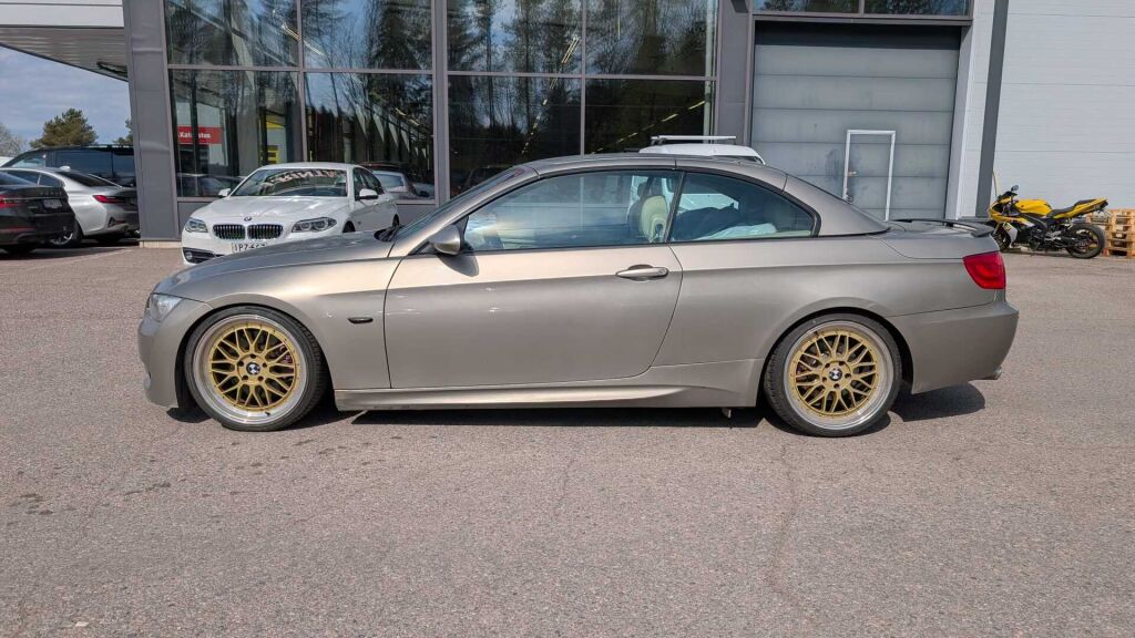 BMW 325 2007 Ruskea (beige)
