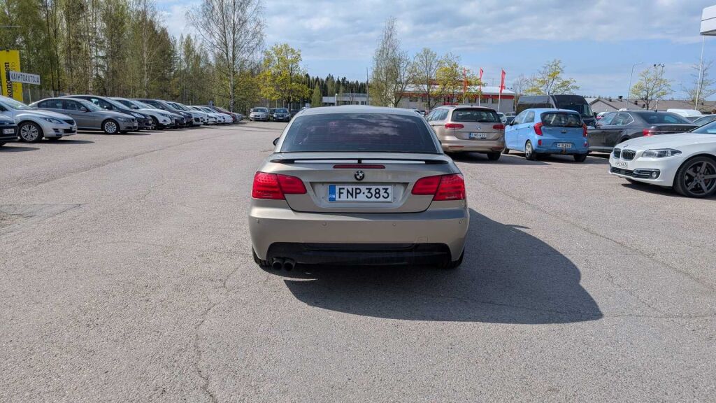 BMW 325 2007 Ruskea (beige)