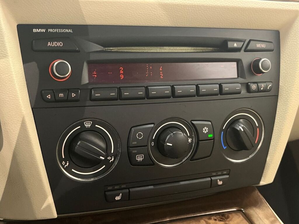 BMW 325 2007 Ruskea (beige)