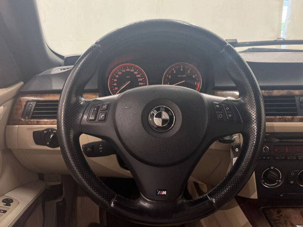 BMW 325 2007 Ruskea (beige)