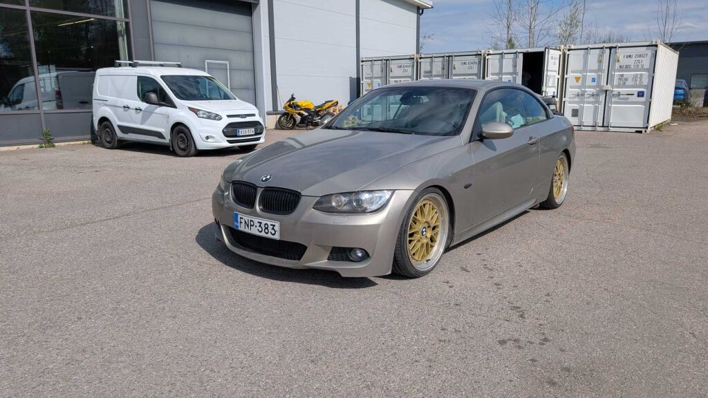 BMW 325 2007 Ruskea (beige)