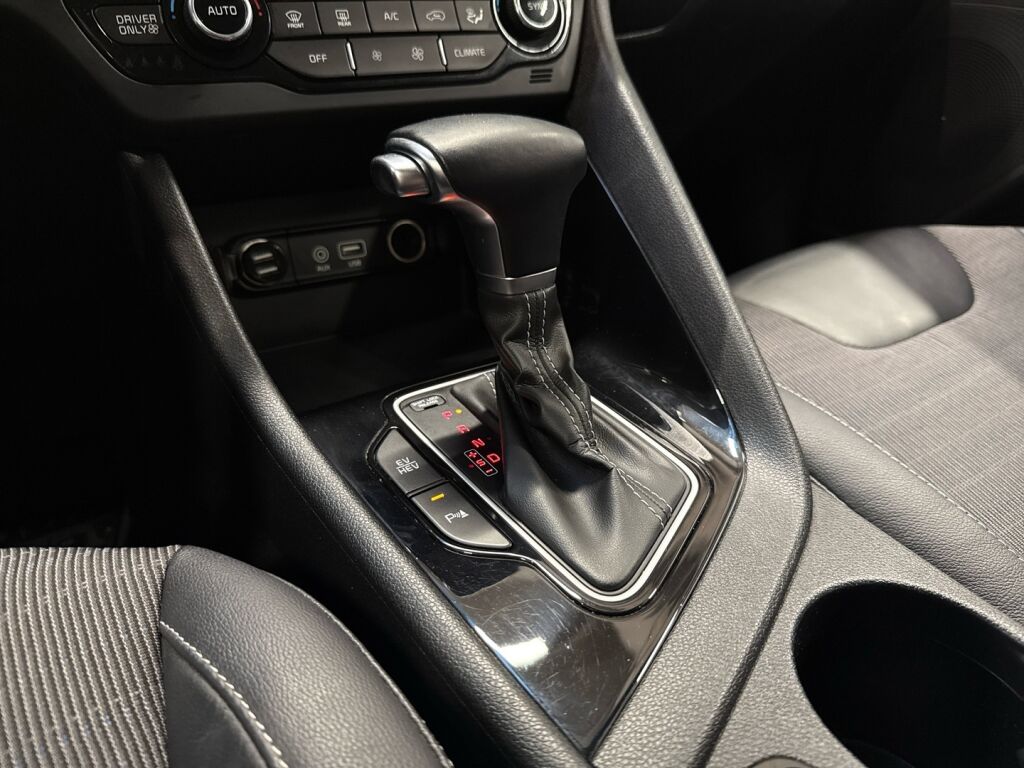 Kia Niro plug-in 2019 Valkoinen