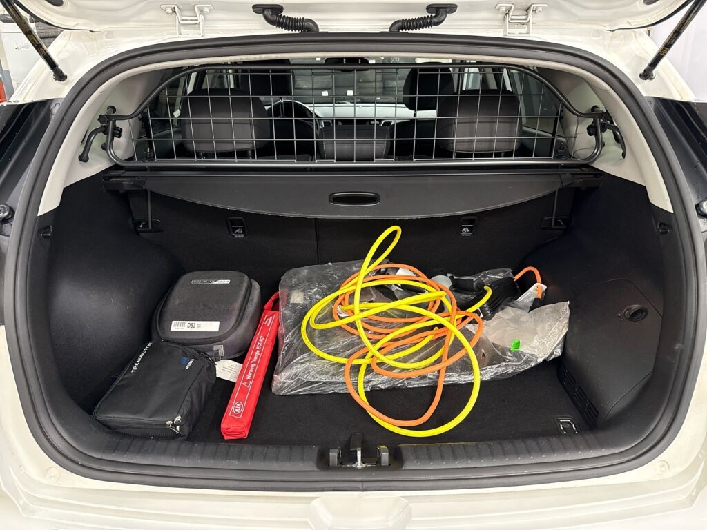 Kia Niro plug-in 2019 Valkoinen