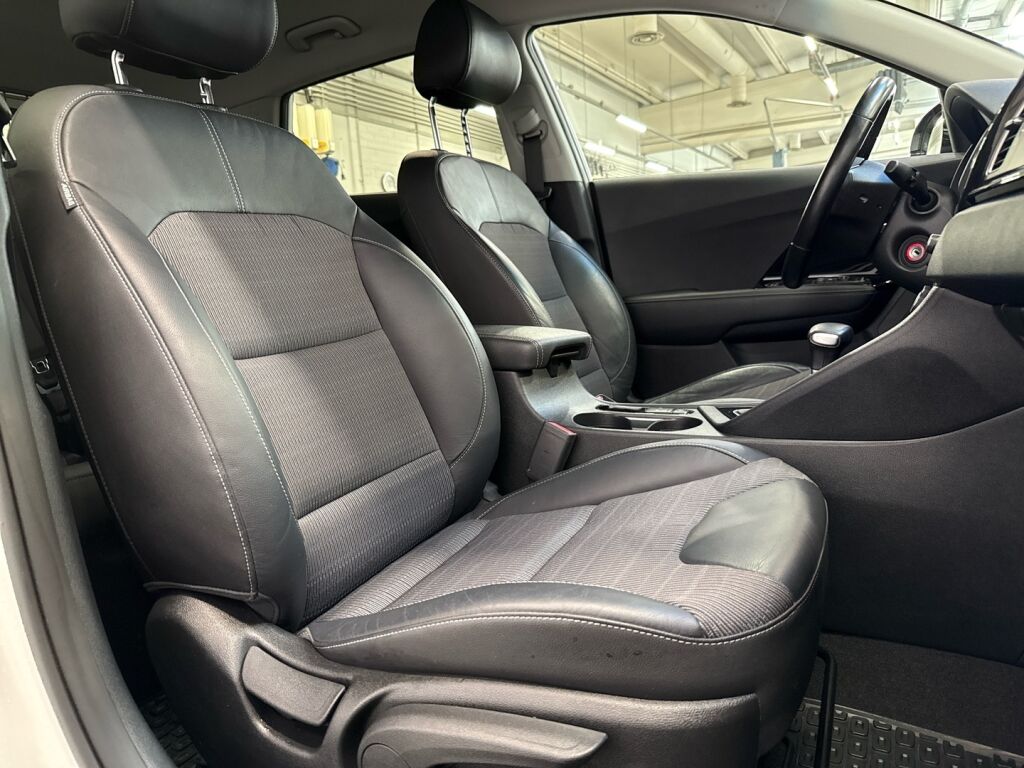 Kia Niro plug-in 2019 Valkoinen