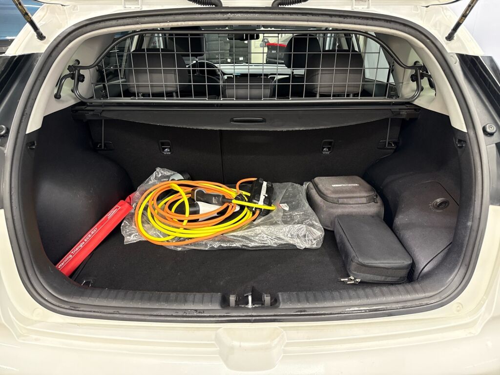 Kia Niro plug-in 2019 Valkoinen