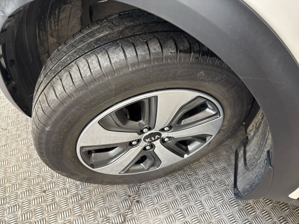 Kia Niro plug-in 2019 Valkoinen