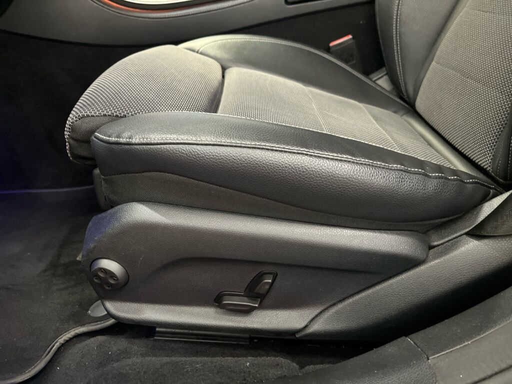 Mercedes-Benz E 2019 Musta