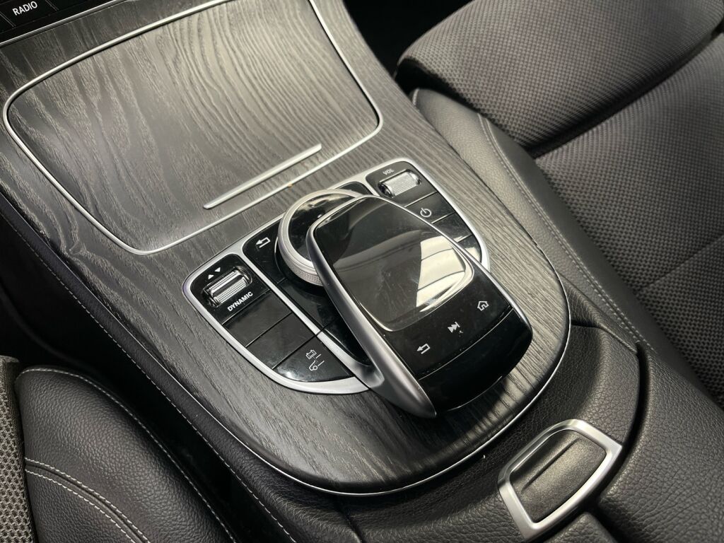 Mercedes-Benz E 2019 Musta