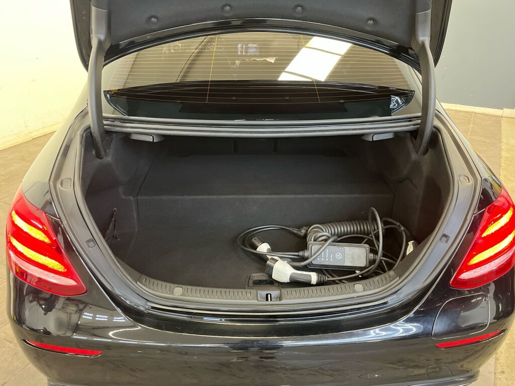 Mercedes-Benz E 2019 Musta