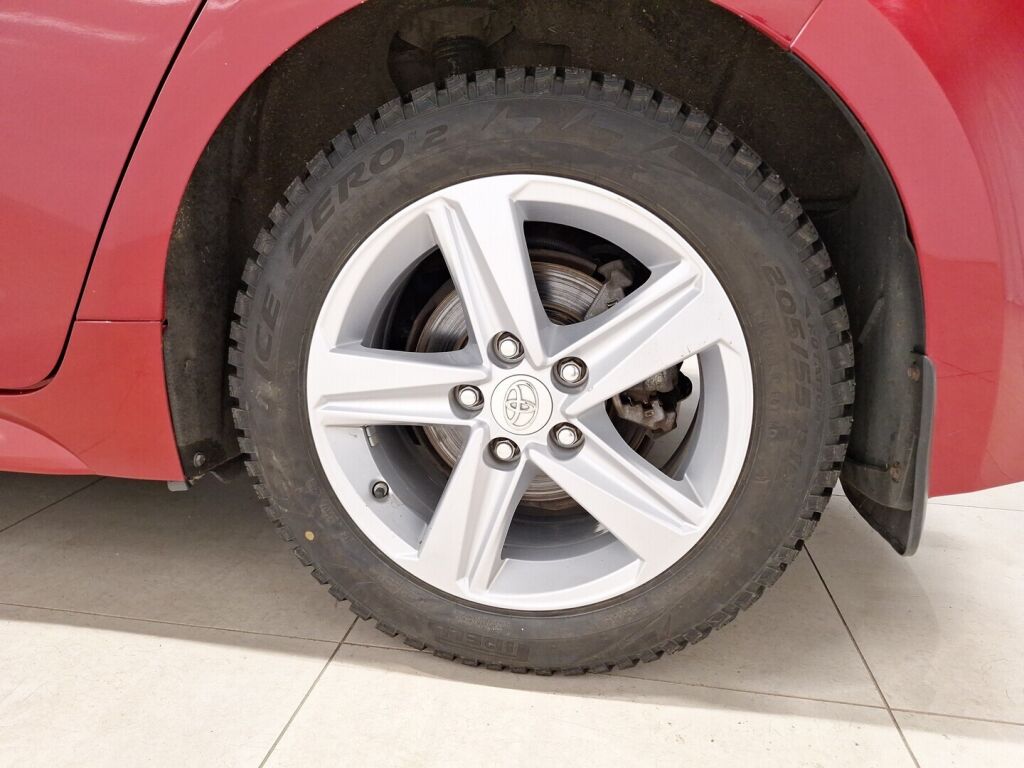 Toyota Corolla 2019 Punainen