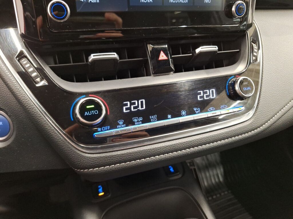 Toyota Corolla 2019 Punainen