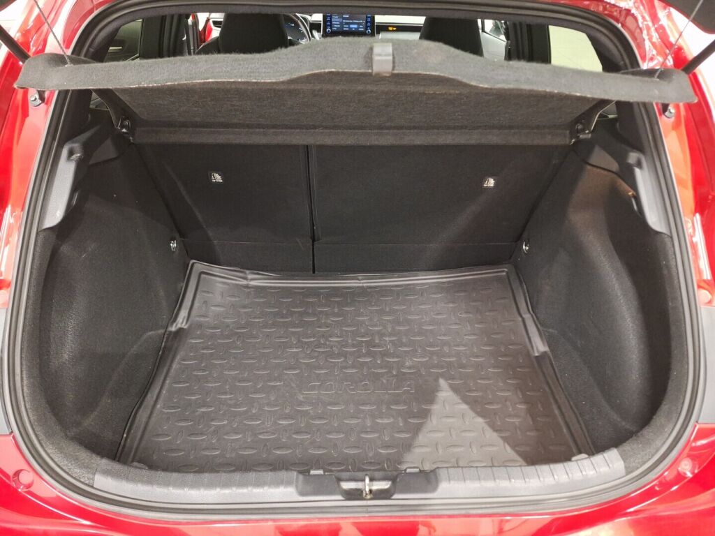 Toyota Corolla 2019 Punainen