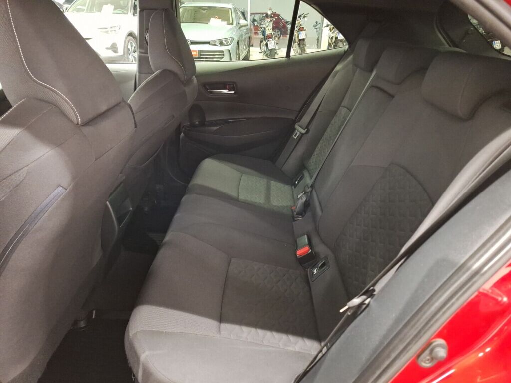 Toyota Corolla 2019 Punainen