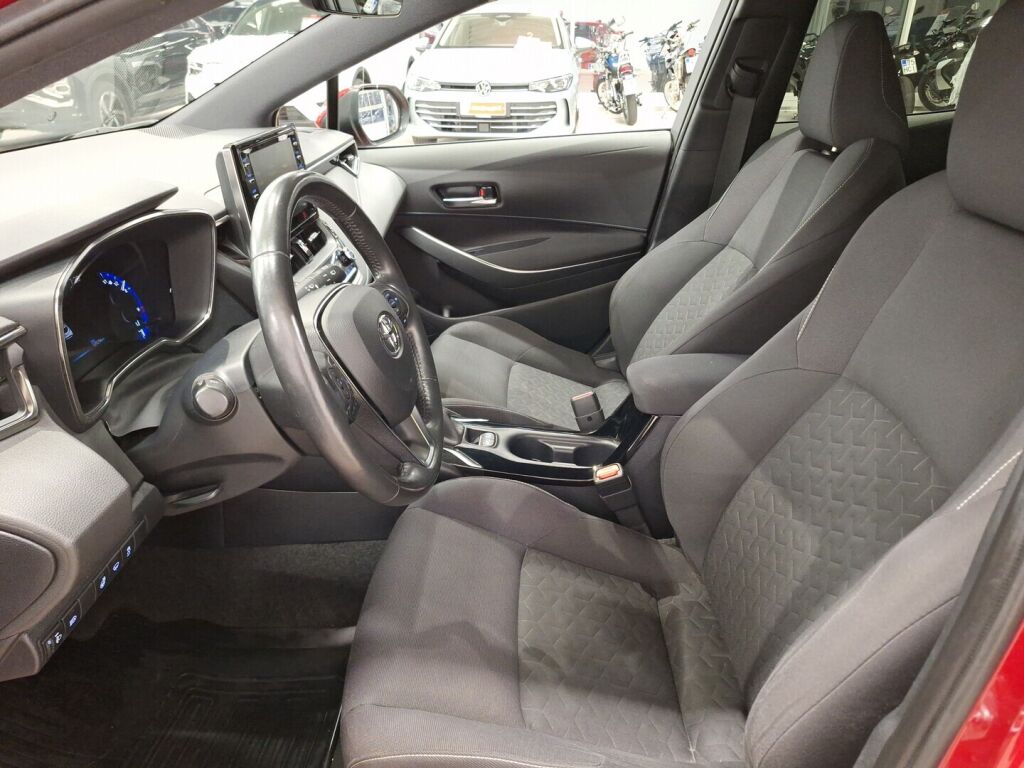 Toyota Corolla 2019 Punainen