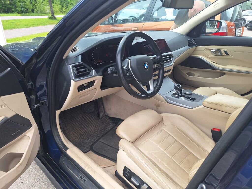 BMW 330 2019 Sininen