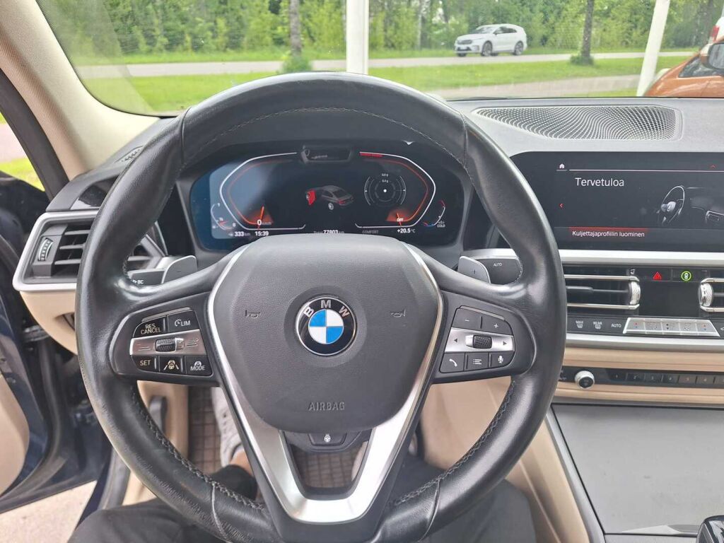 BMW 330 2019 Sininen