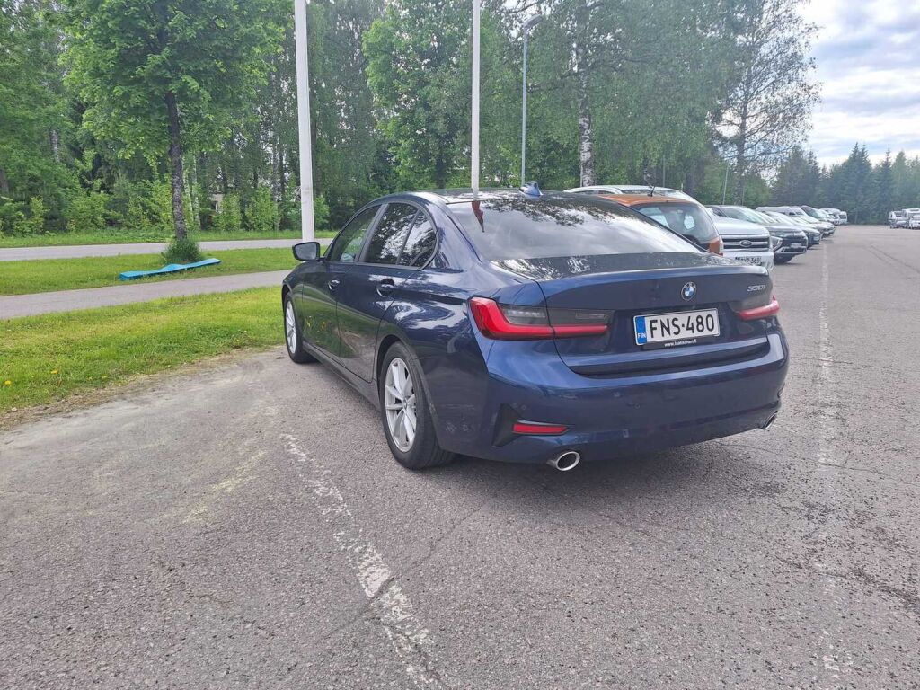 BMW 330 2019 Sininen