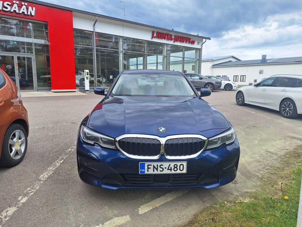 BMW 330 2019 Sininen