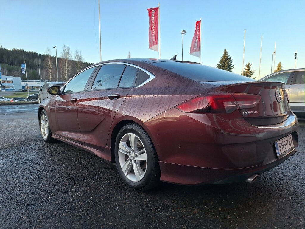 Opel Insignia 2019 Punainen