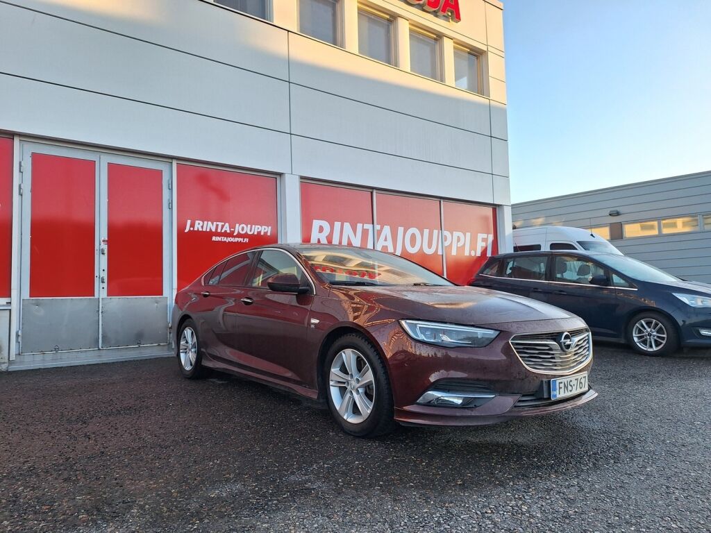 Opel Insignia 2019 Punainen