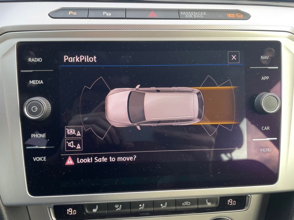 Volkswagen Passat 2019 Harmaa