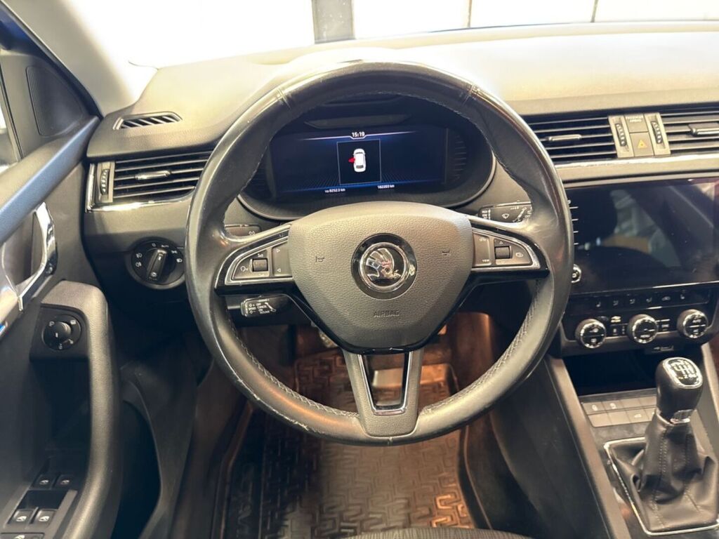 Skoda Octavia 2019 Sininen